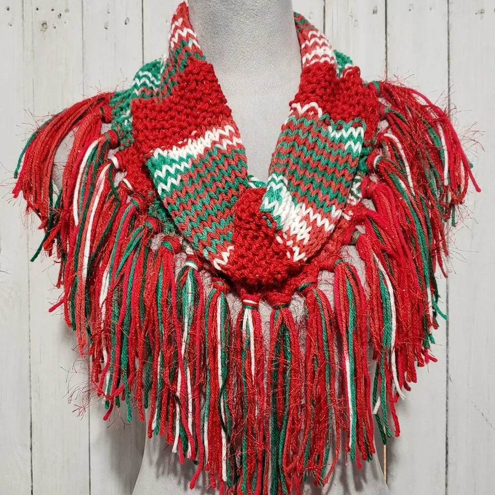 NEW‎ Hand Knitted Christmas Women's Boho Cowl Scarf Fringe Knit Red Green Party
